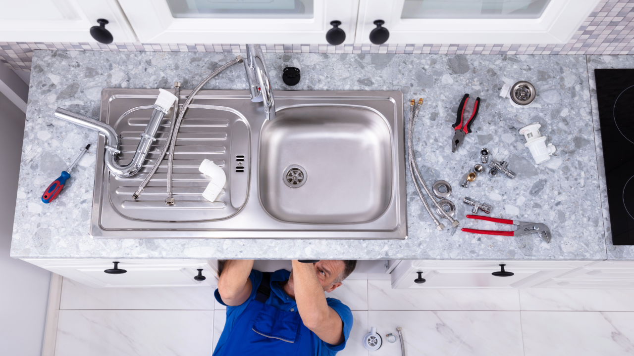 Does homeowners insurance cover plumbing​?